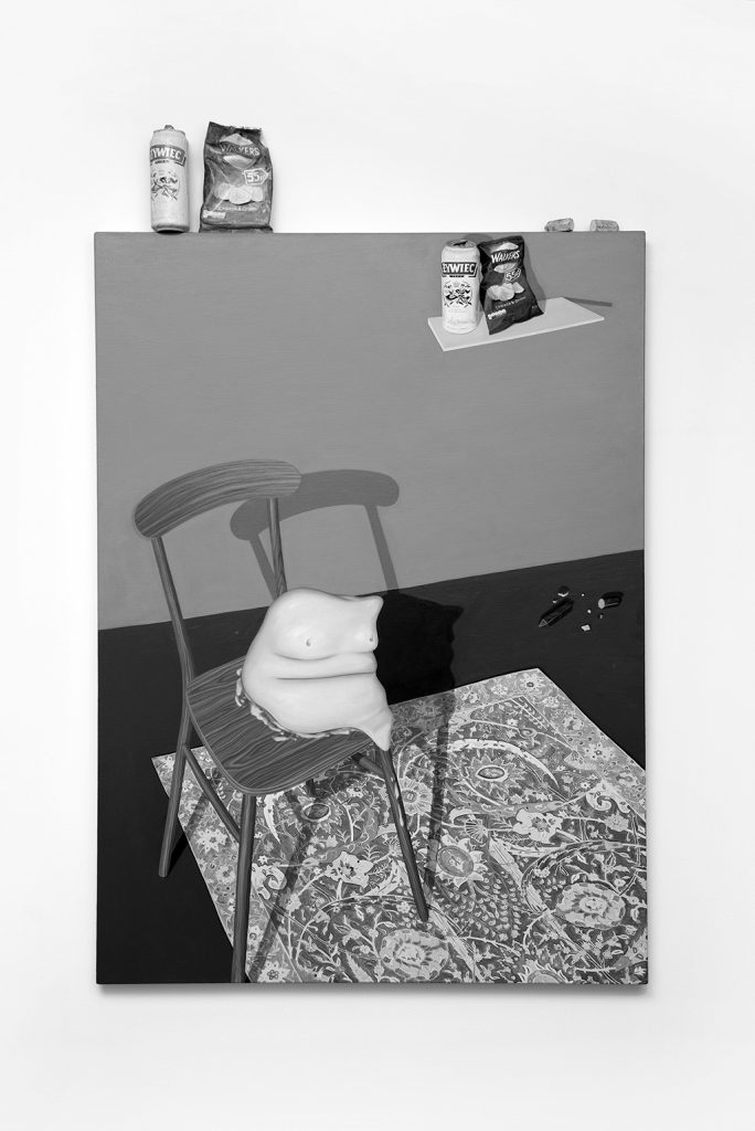 Tristan Pigott, Artist as Medium , 2017, oil on crisp packet, oil on beer can, papier mâché, oil on linen, 140 x 95 cm. Courtesy the artist and Cob Gallery, London. Photo © the artist and Cob Gallery, London 图片由艺术家和伦敦Cob 画廊提供